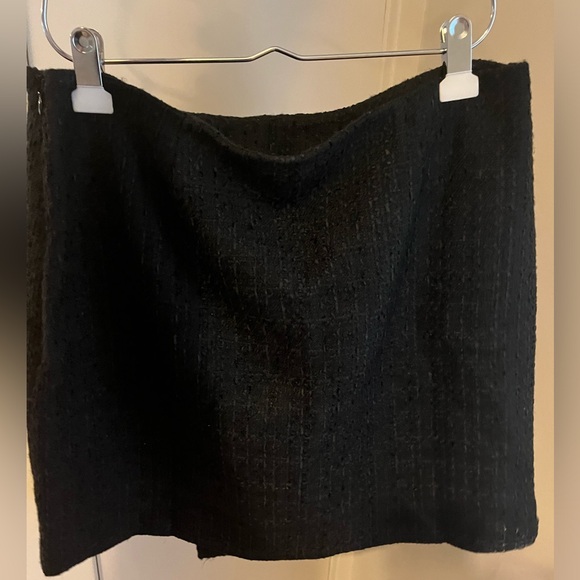 Loft Skirt - Picture 2 of 3